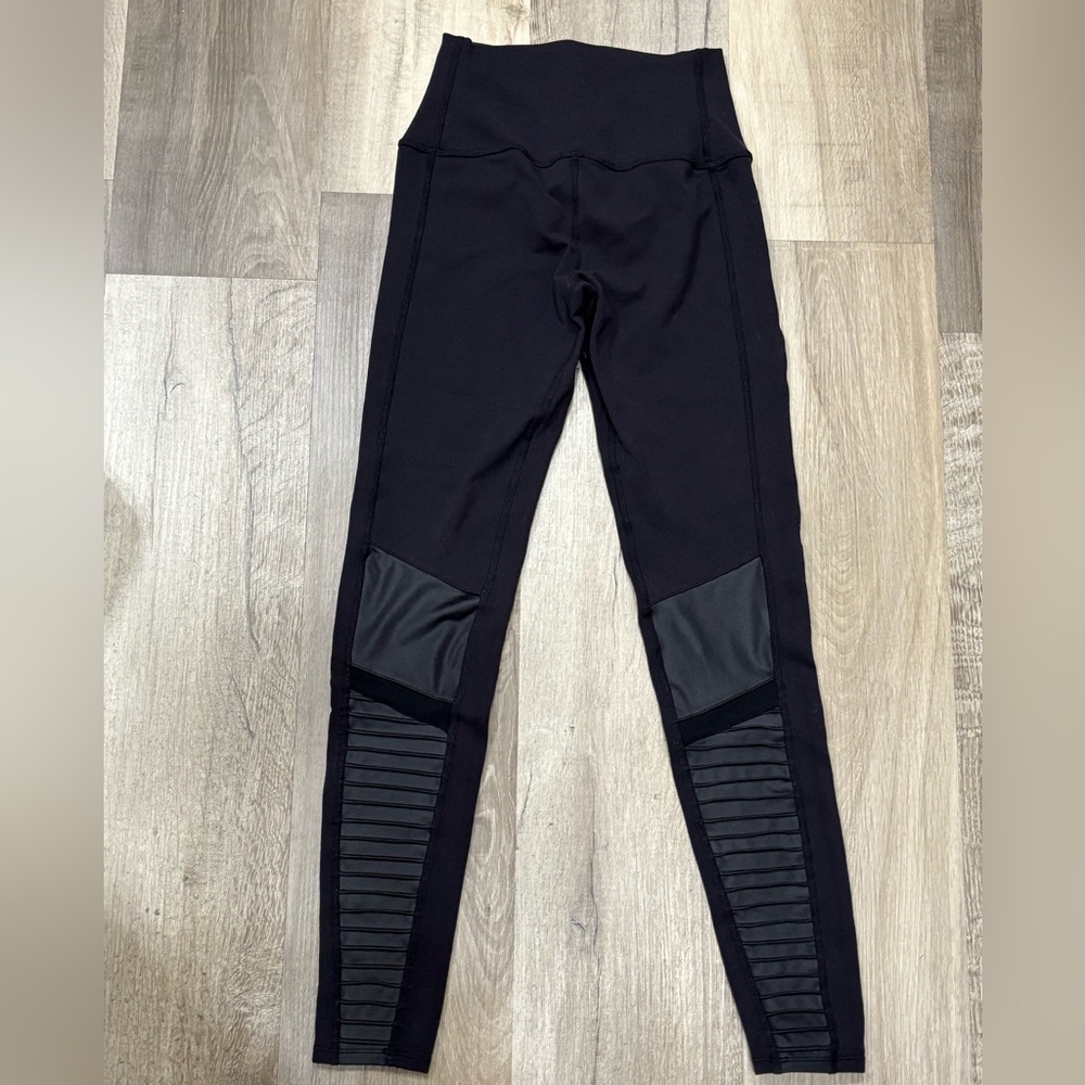 Alo high waist Moto leggings size small - Picture 8 of 11